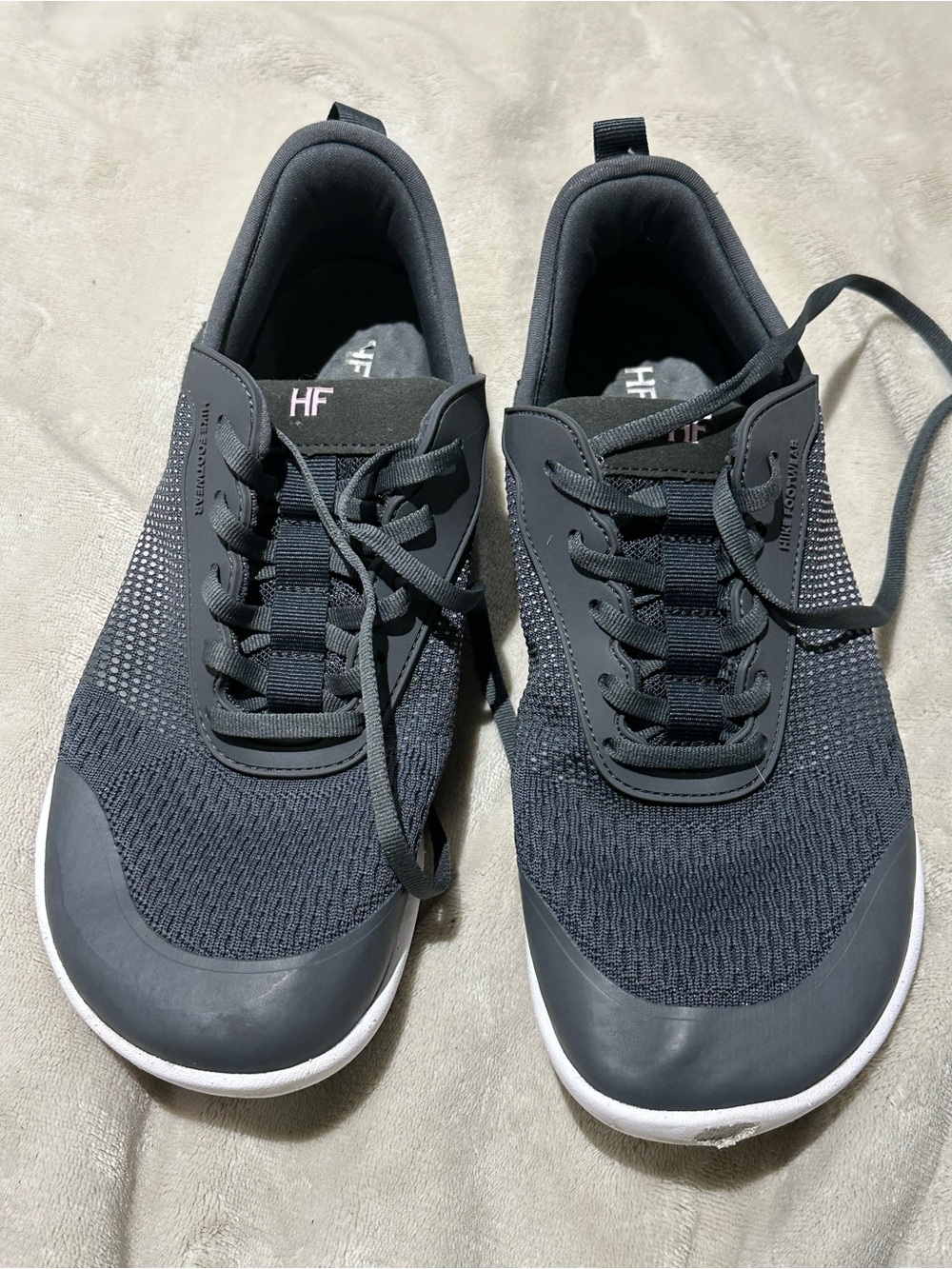 Men’s Lightweight Knit Sneakers in Black